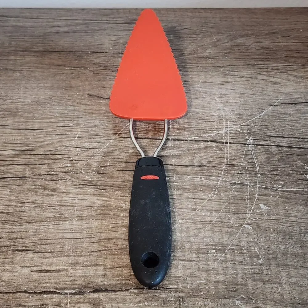 OXO Good Grips Flexible Nylon Pie Server Black Handle Red